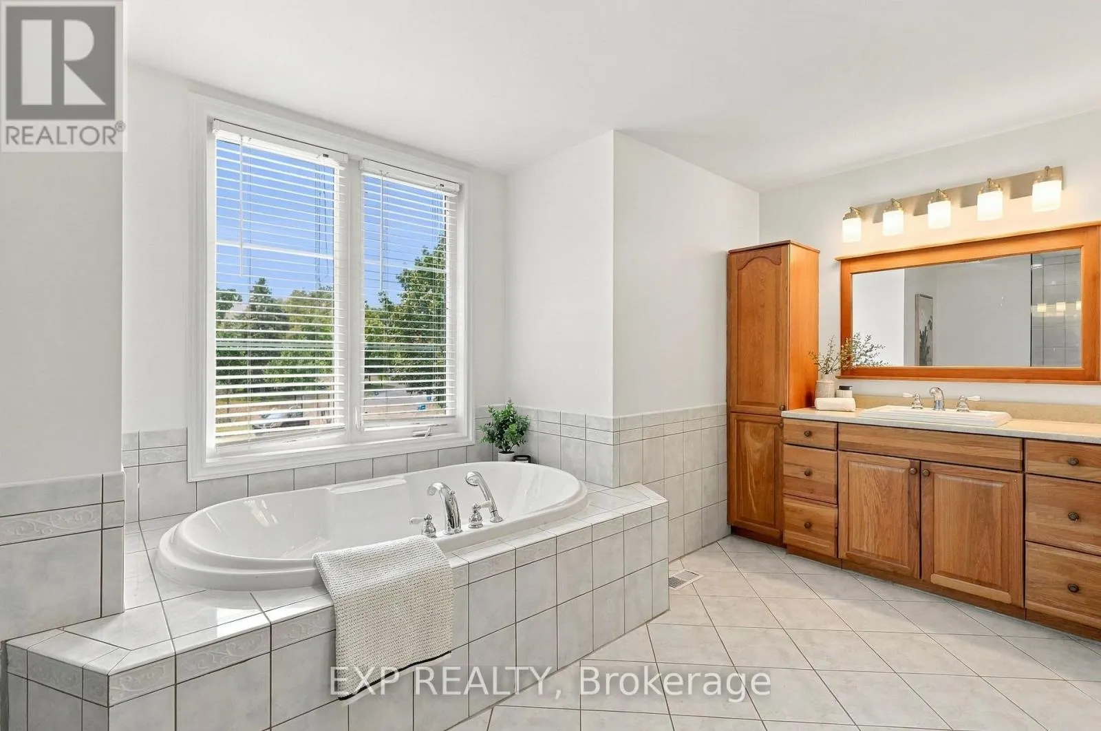 491 TIPPERTON CRESCENT