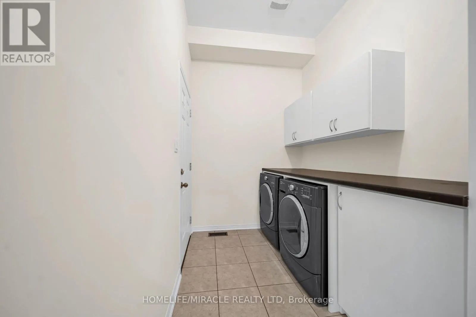763 PITCHER PLACE