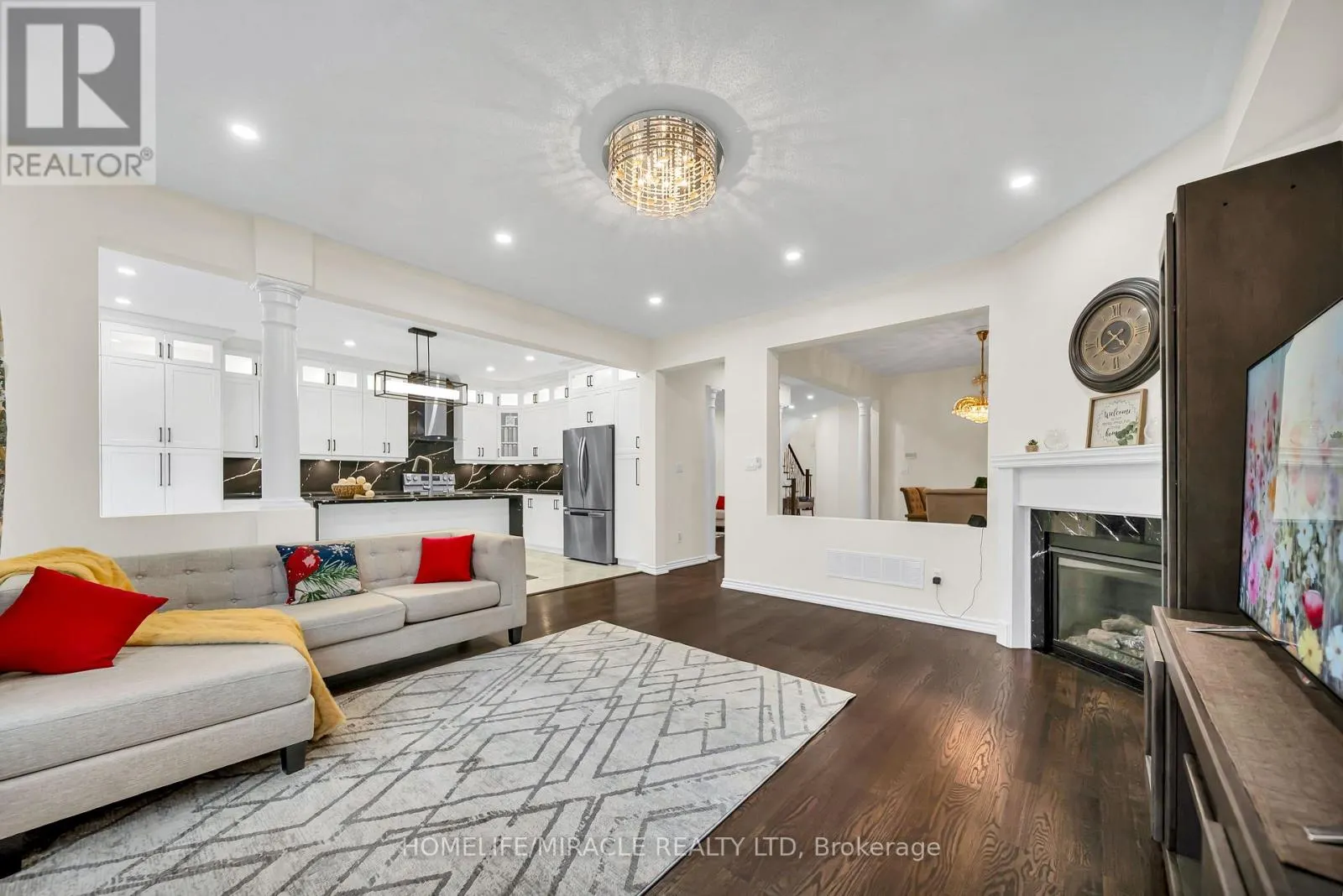 763 PITCHER PLACE