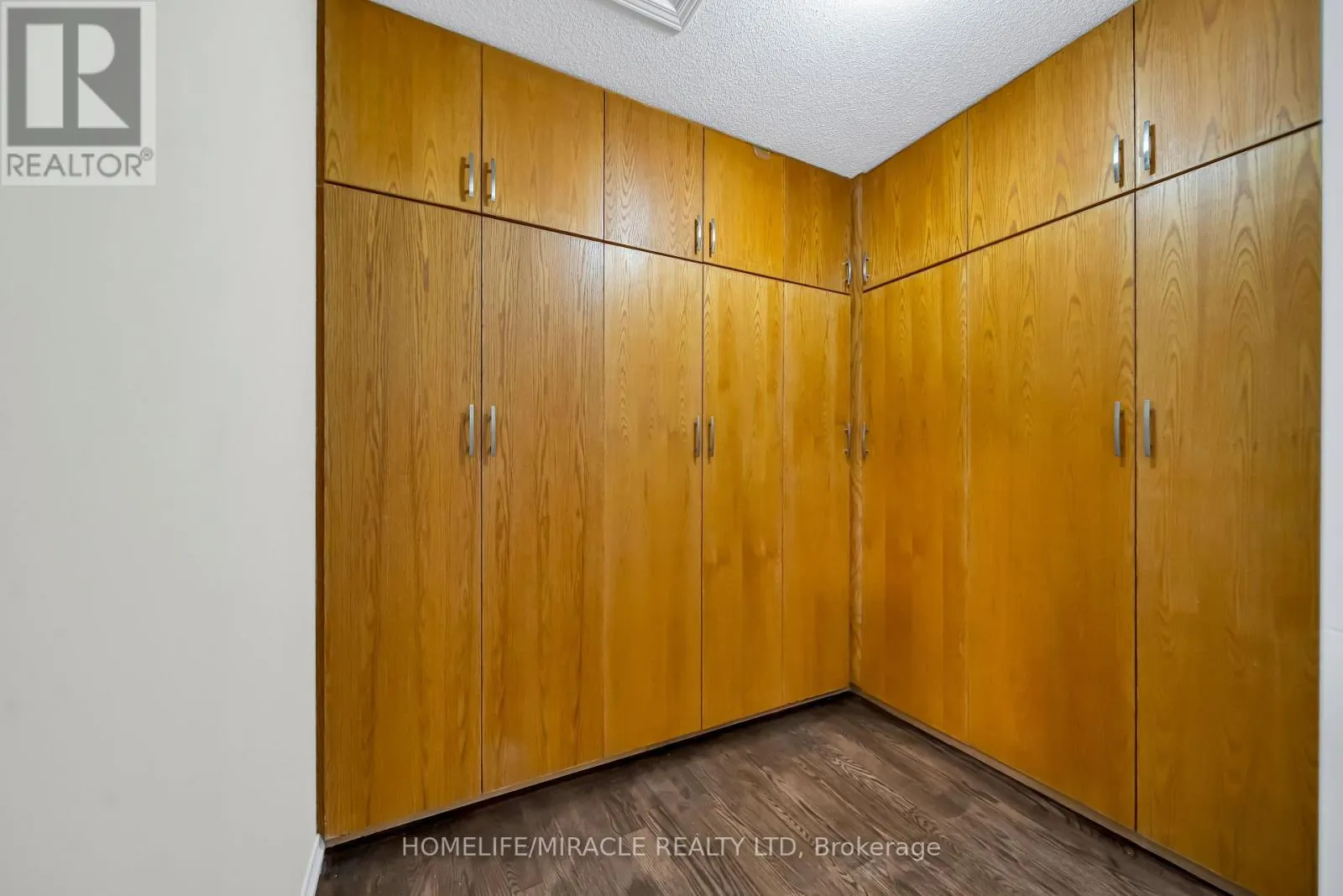763 PITCHER PLACE