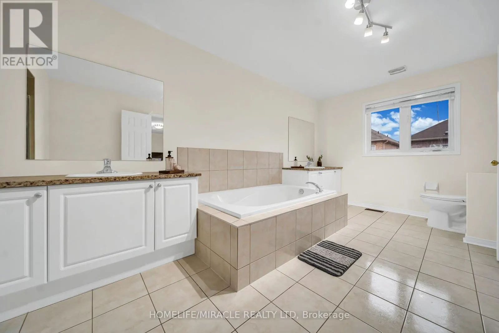 763 PITCHER PLACE