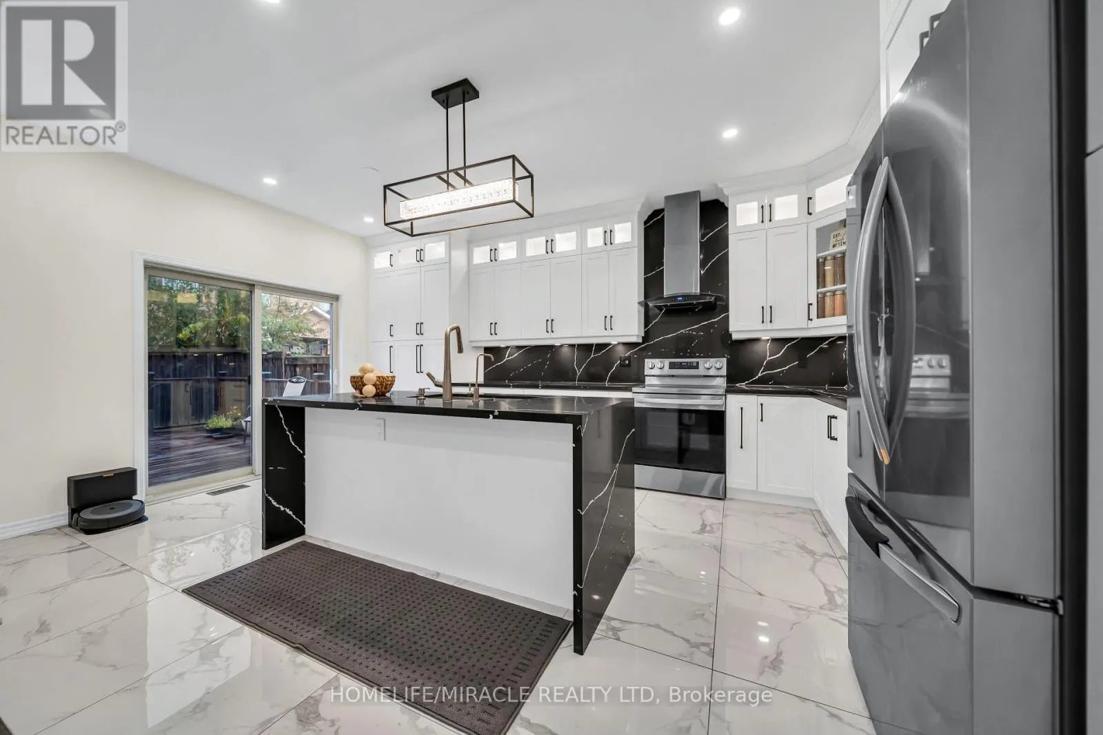 763 PITCHER PLACE