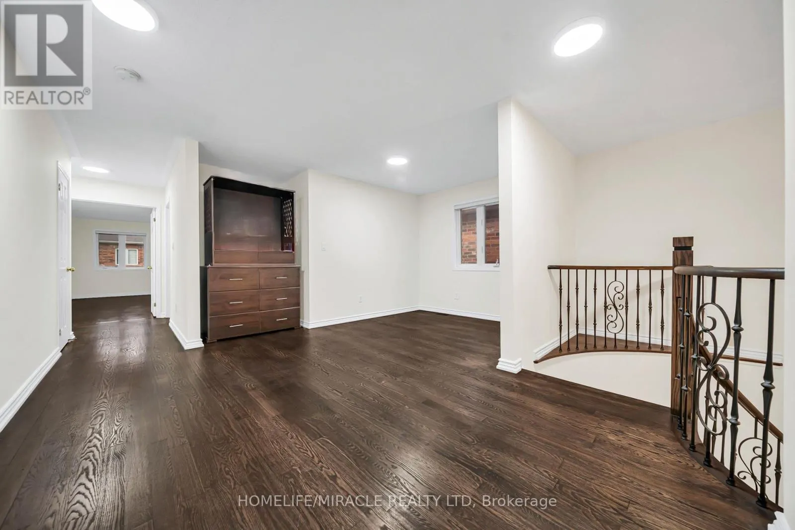 763 PITCHER PLACE