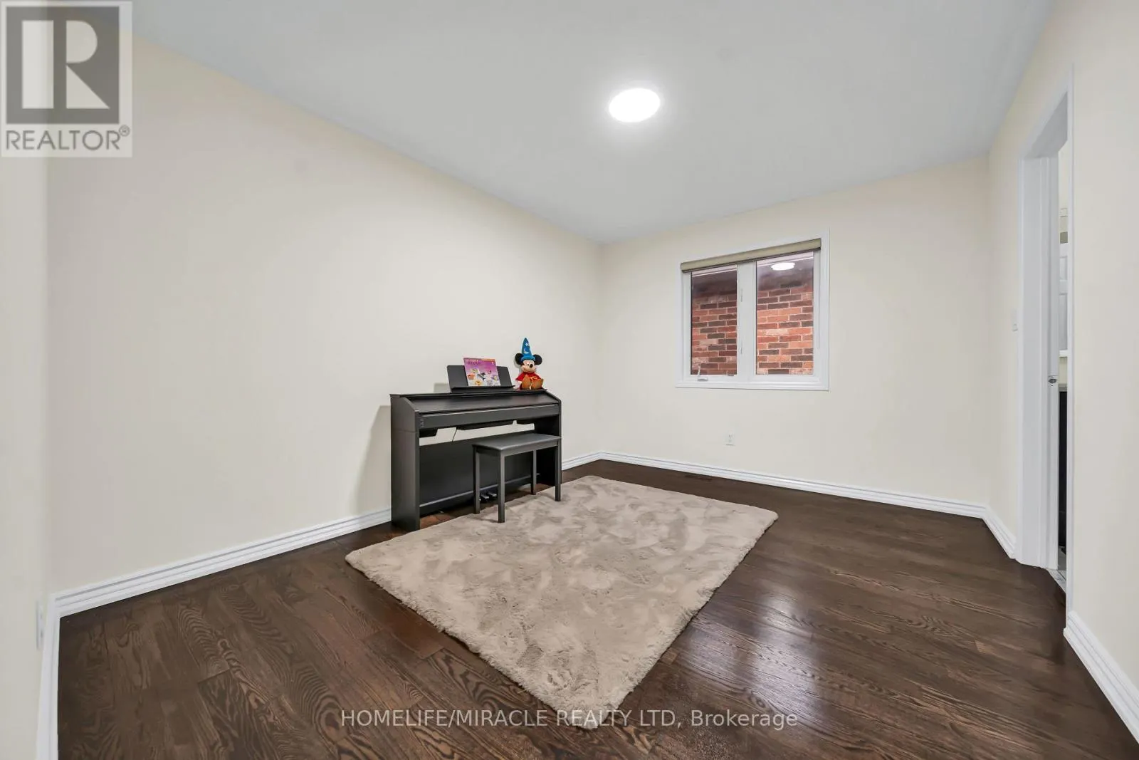 763 PITCHER PLACE