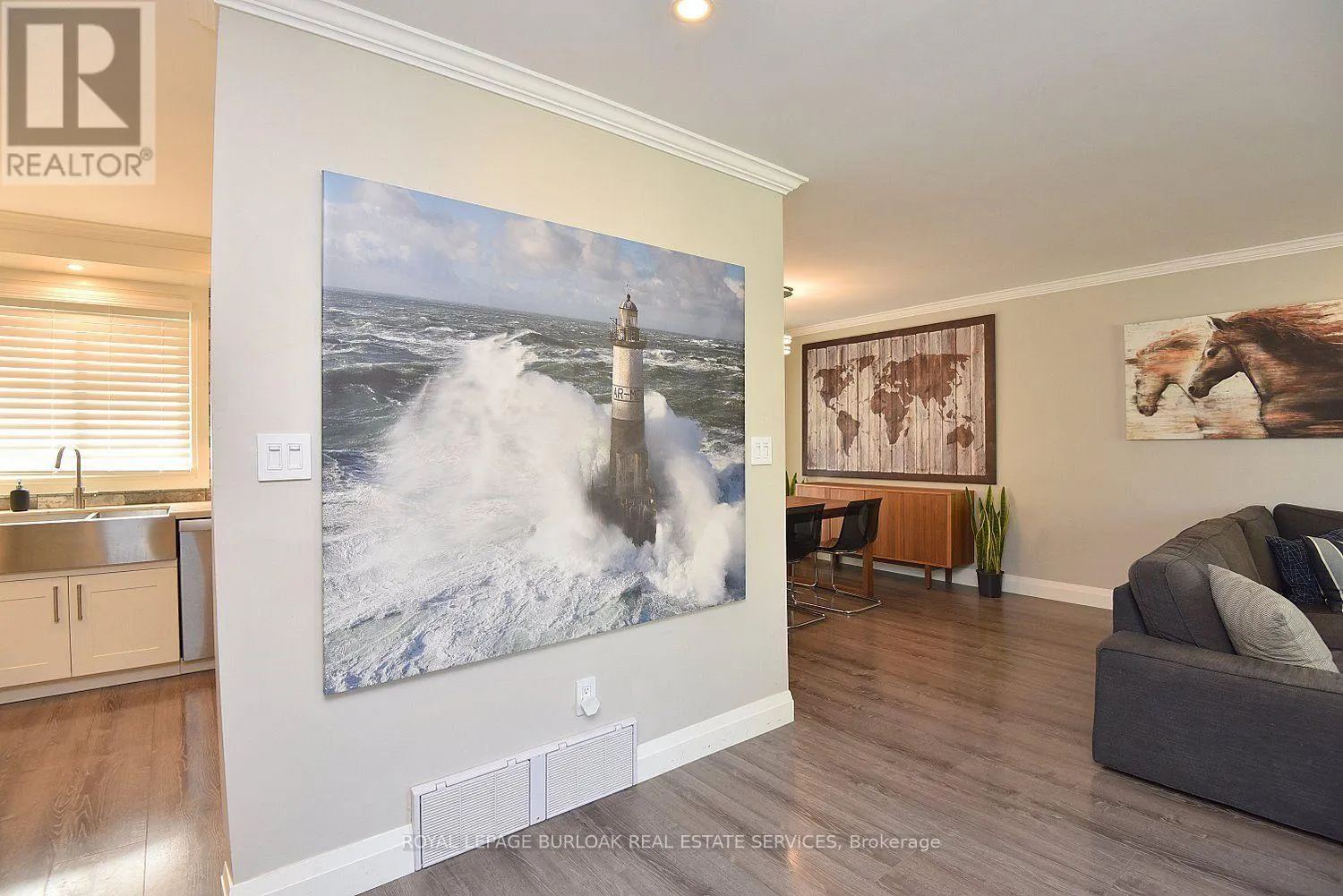 699 CASTLEGUARD CRESCENT