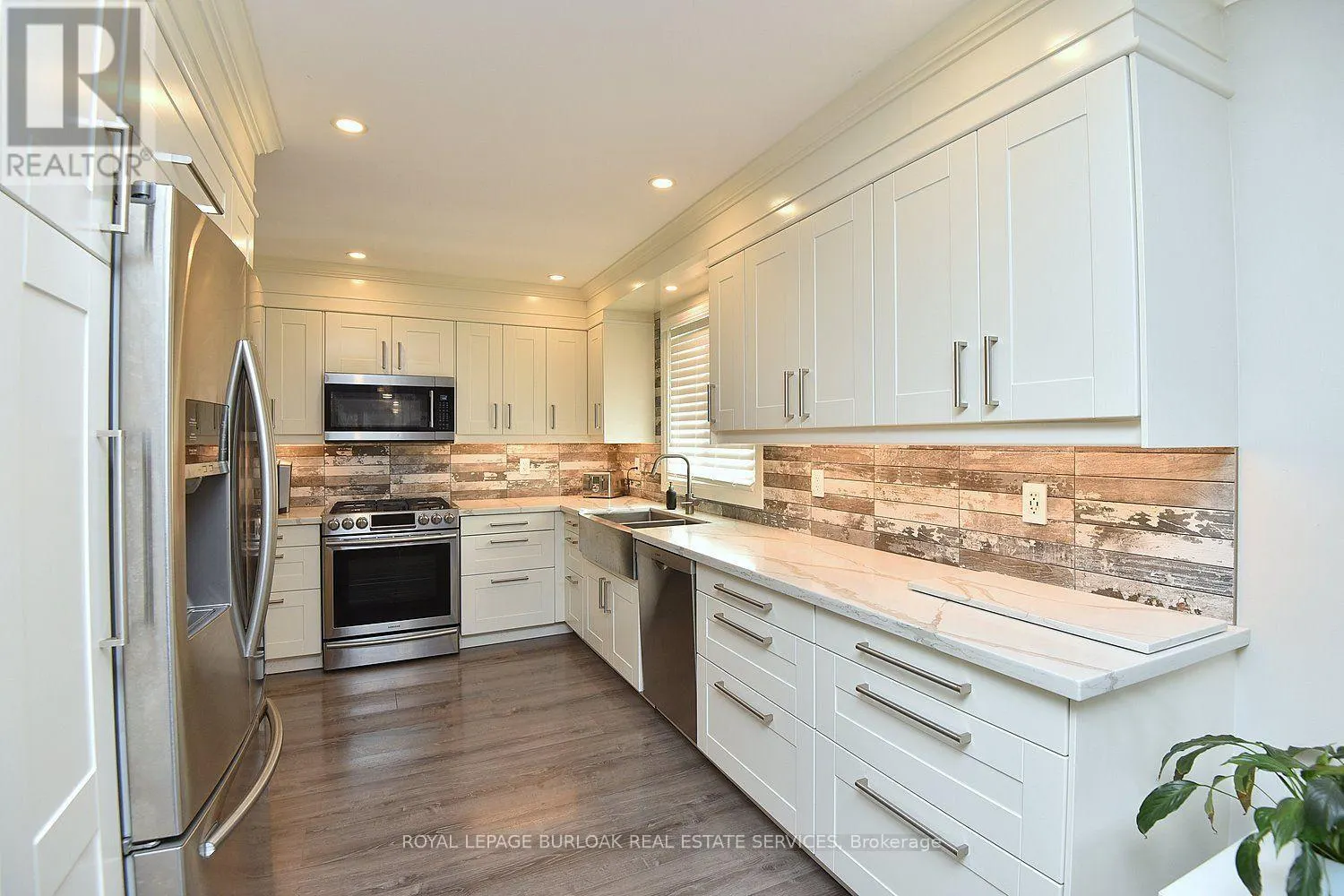 699 CASTLEGUARD CRESCENT