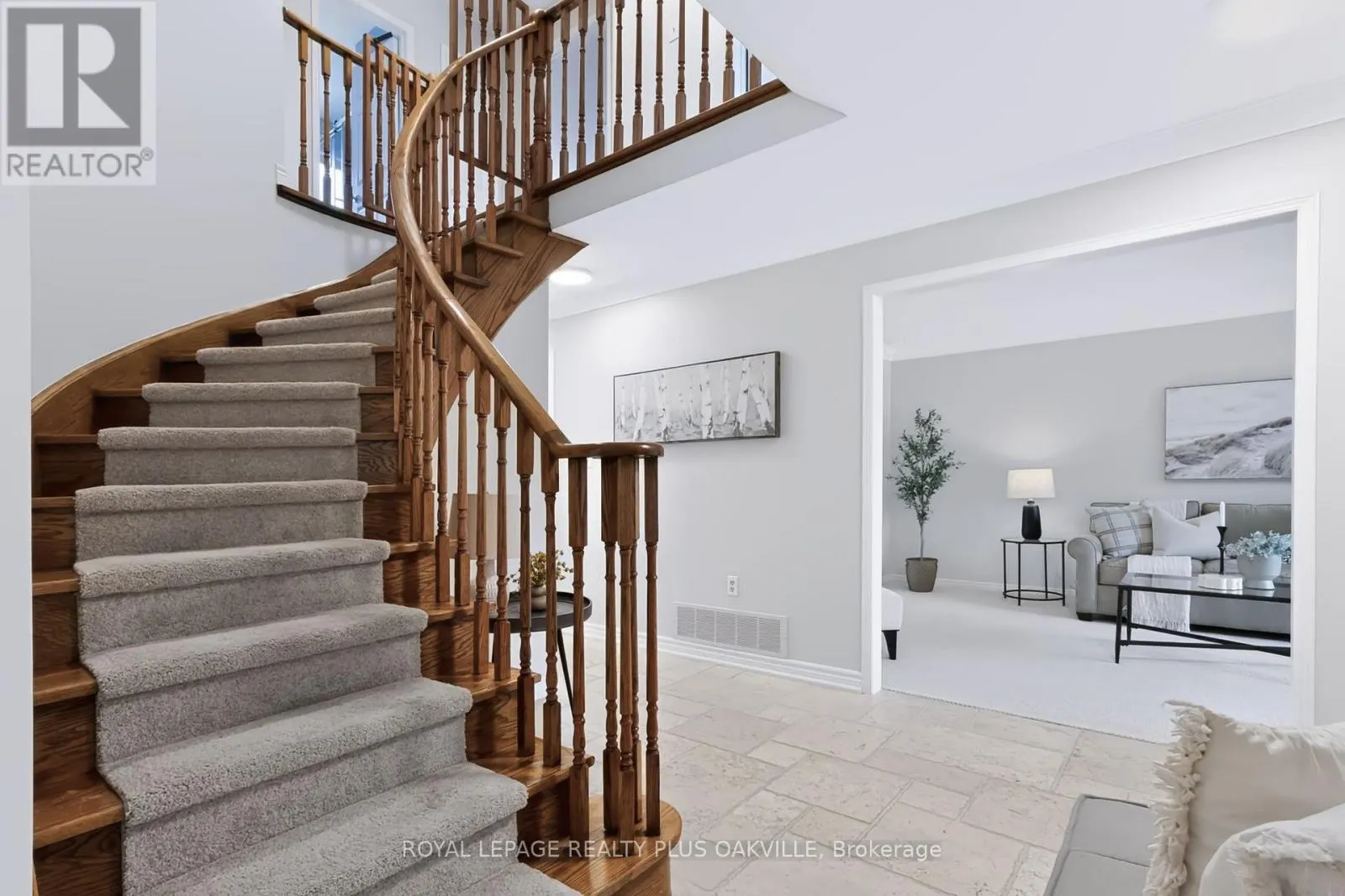 279 HICKORY CIRCLE