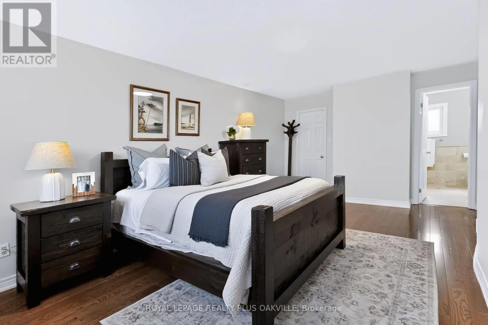 279 HICKORY CIRCLE