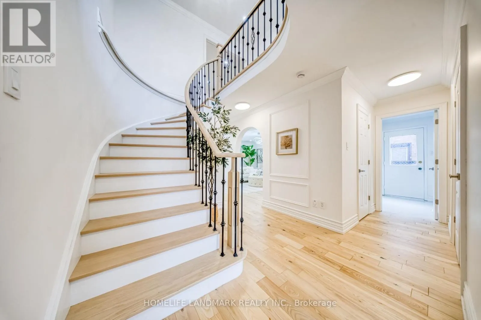 1323 GREENWOOD CRESCENT