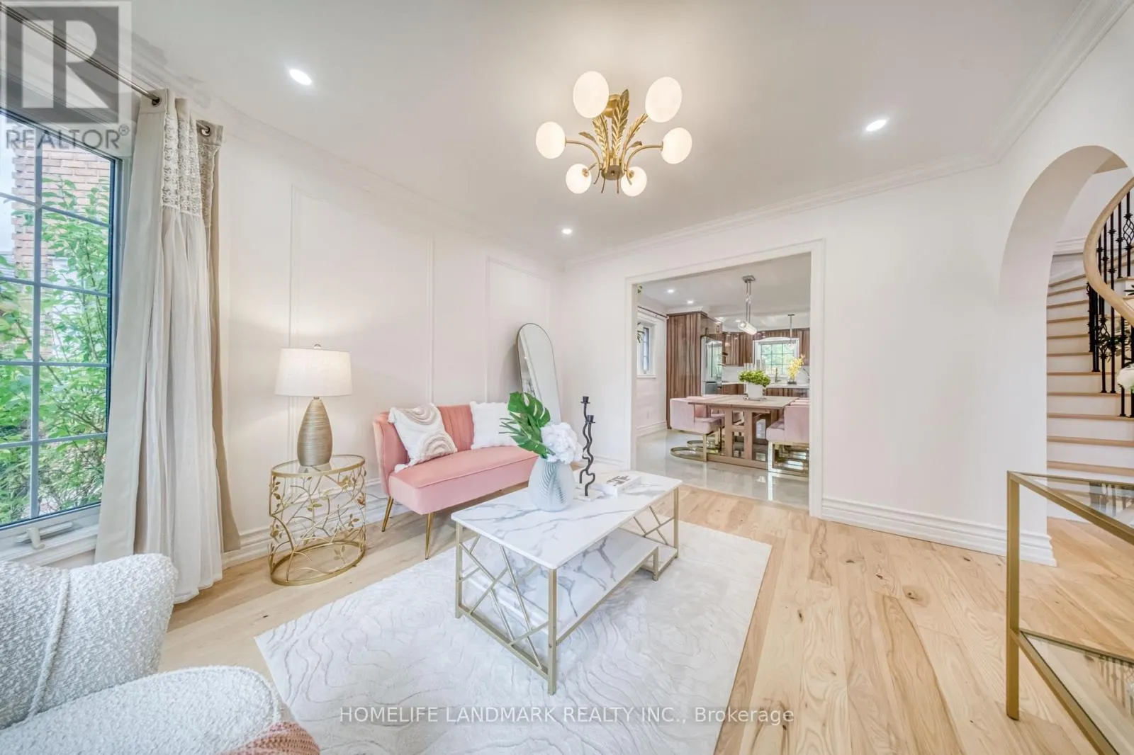 1323 GREENWOOD CRESCENT
