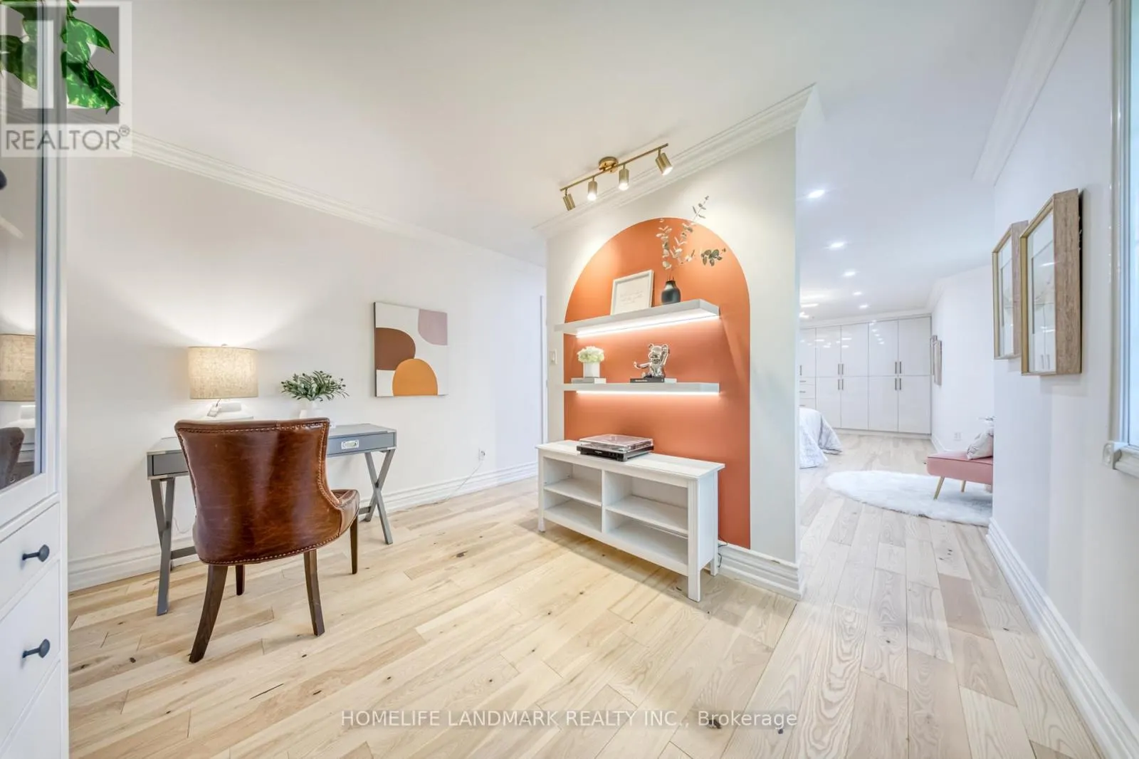 1323 GREENWOOD CRESCENT