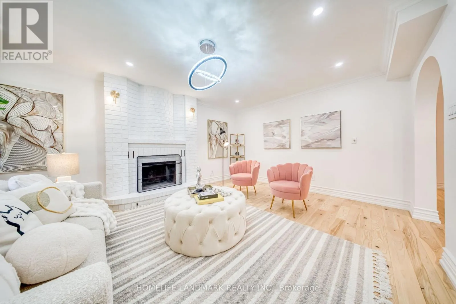 1323 GREENWOOD CRESCENT