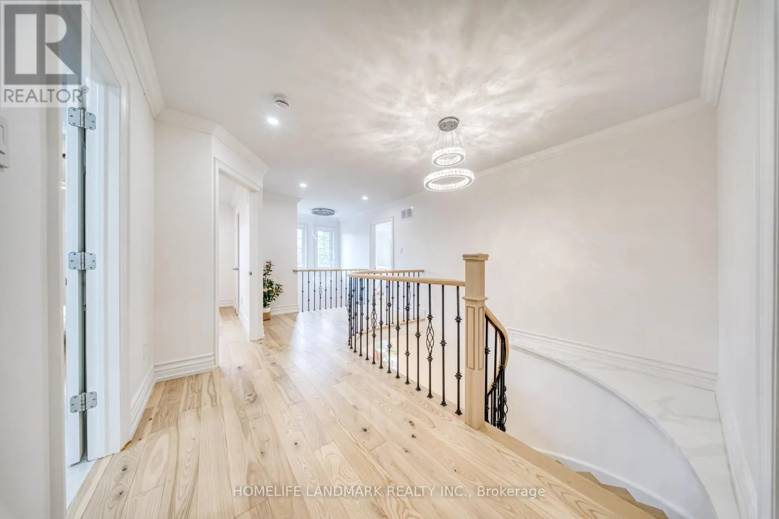 1323 GREENWOOD CRESCENT