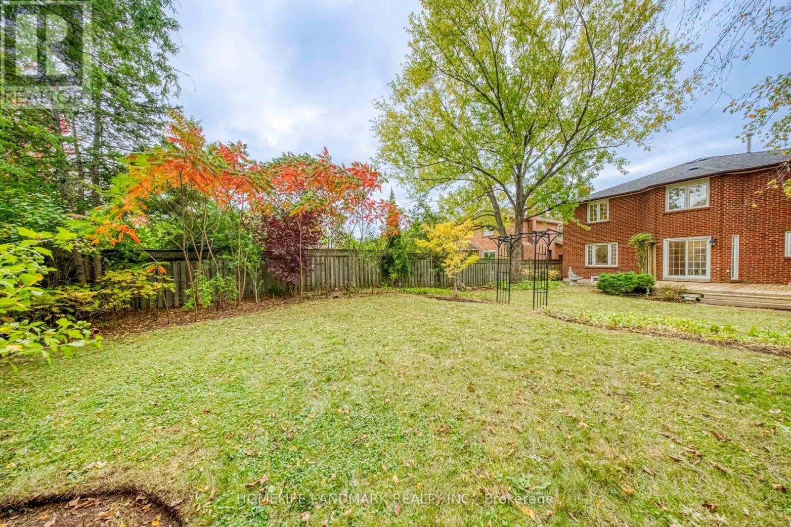1323 GREENWOOD CRESCENT