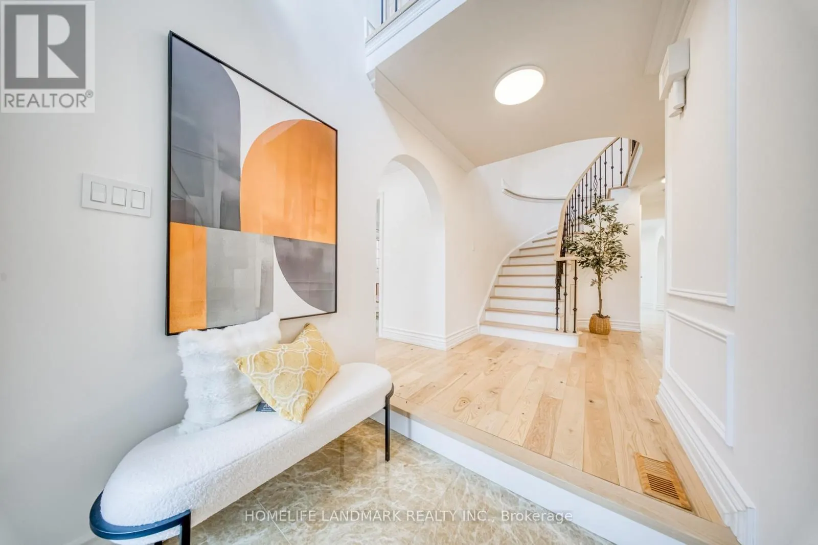 1323 GREENWOOD CRESCENT