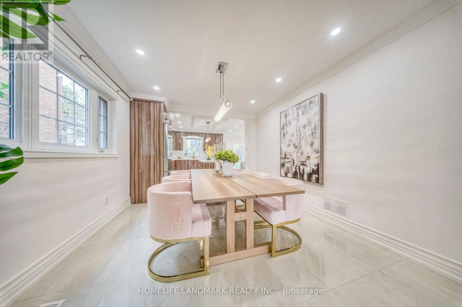 1323 GREENWOOD CRESCENT