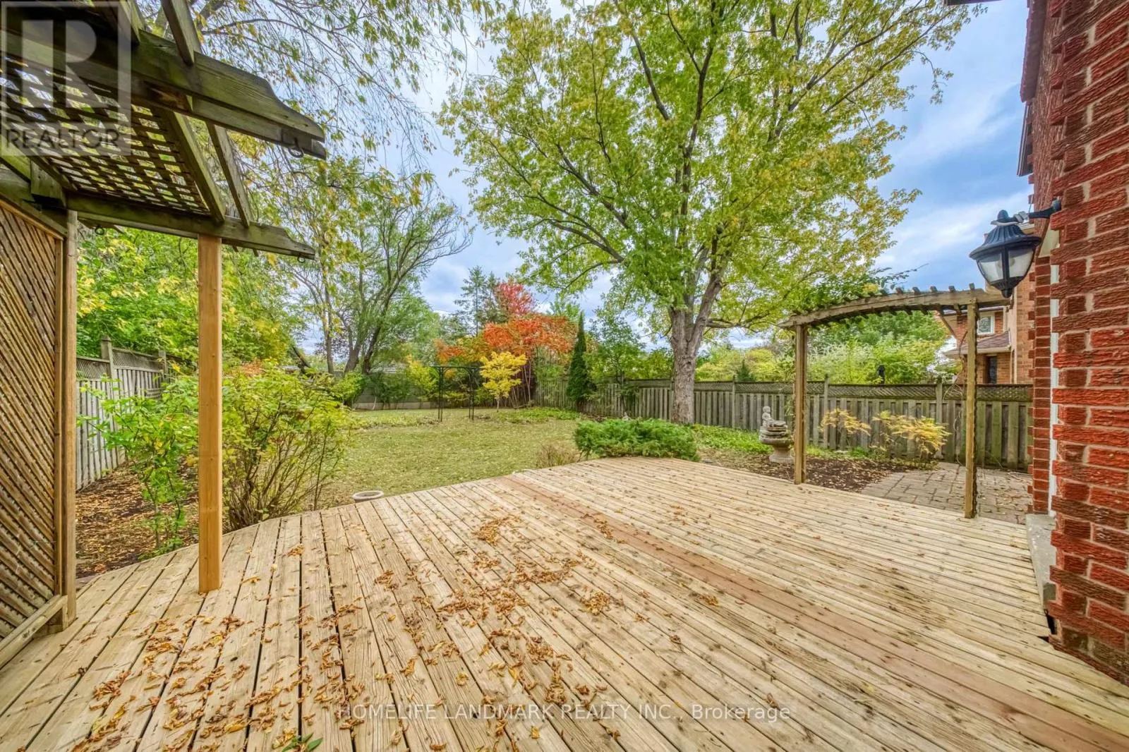 1323 GREENWOOD CRESCENT