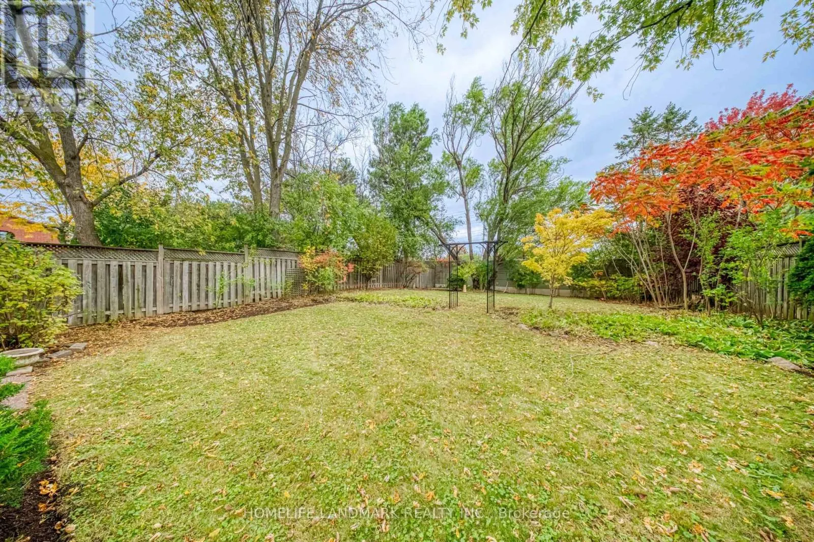 1323 GREENWOOD CRESCENT