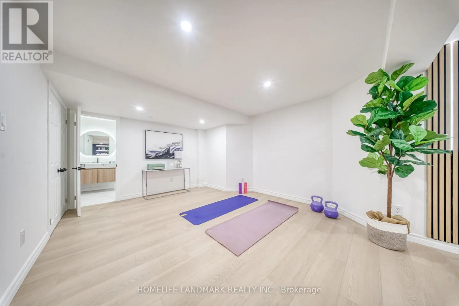 1323 GREENWOOD CRESCENT