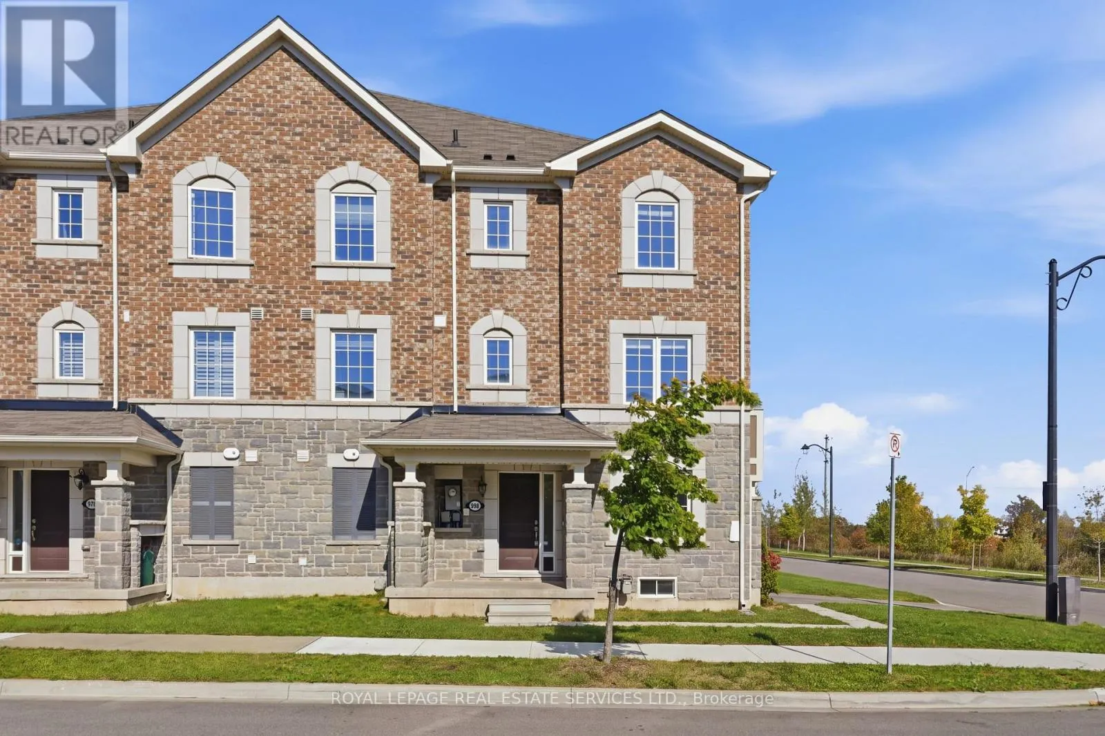 998 BALSAM COURT