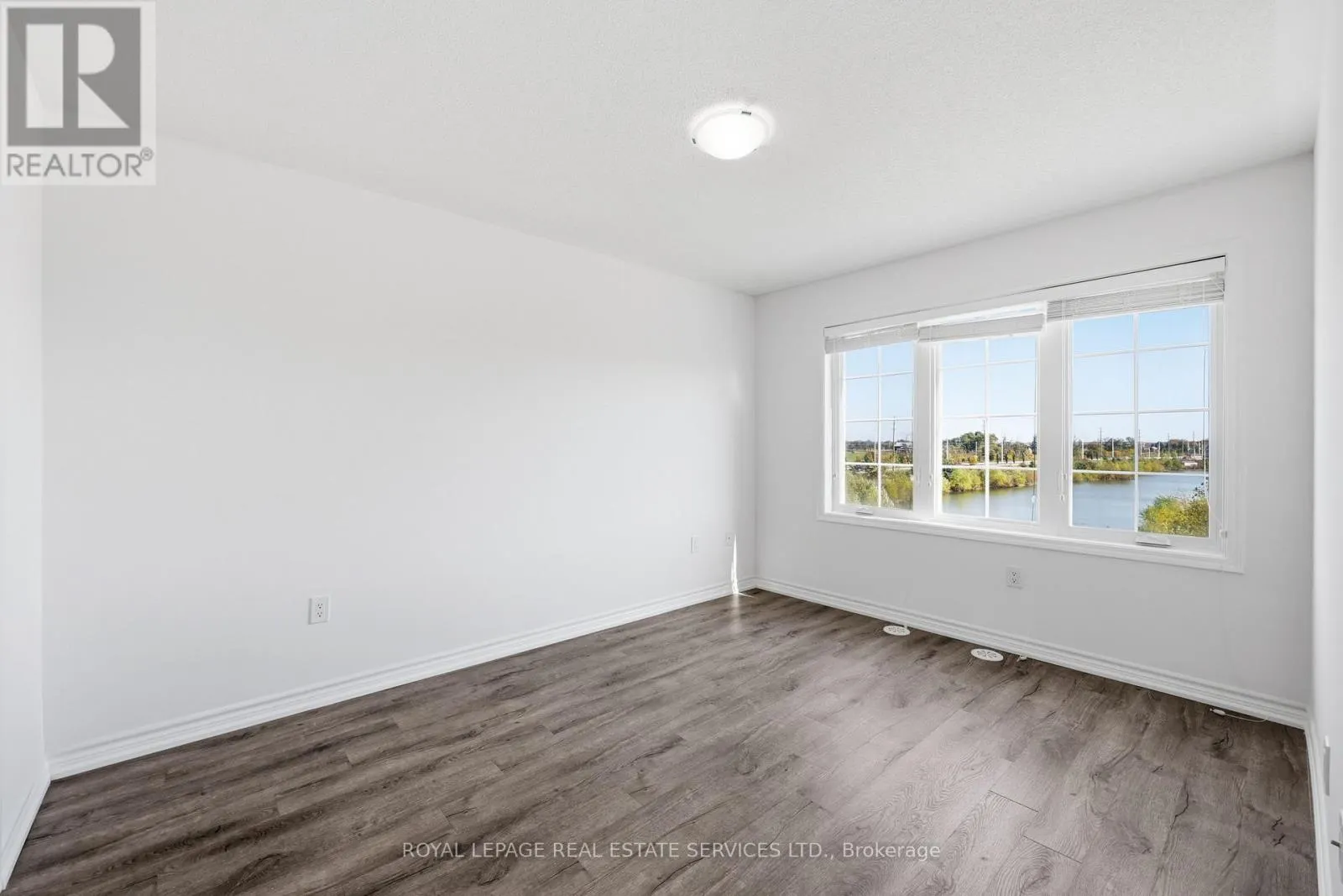 998 BALSAM COURT