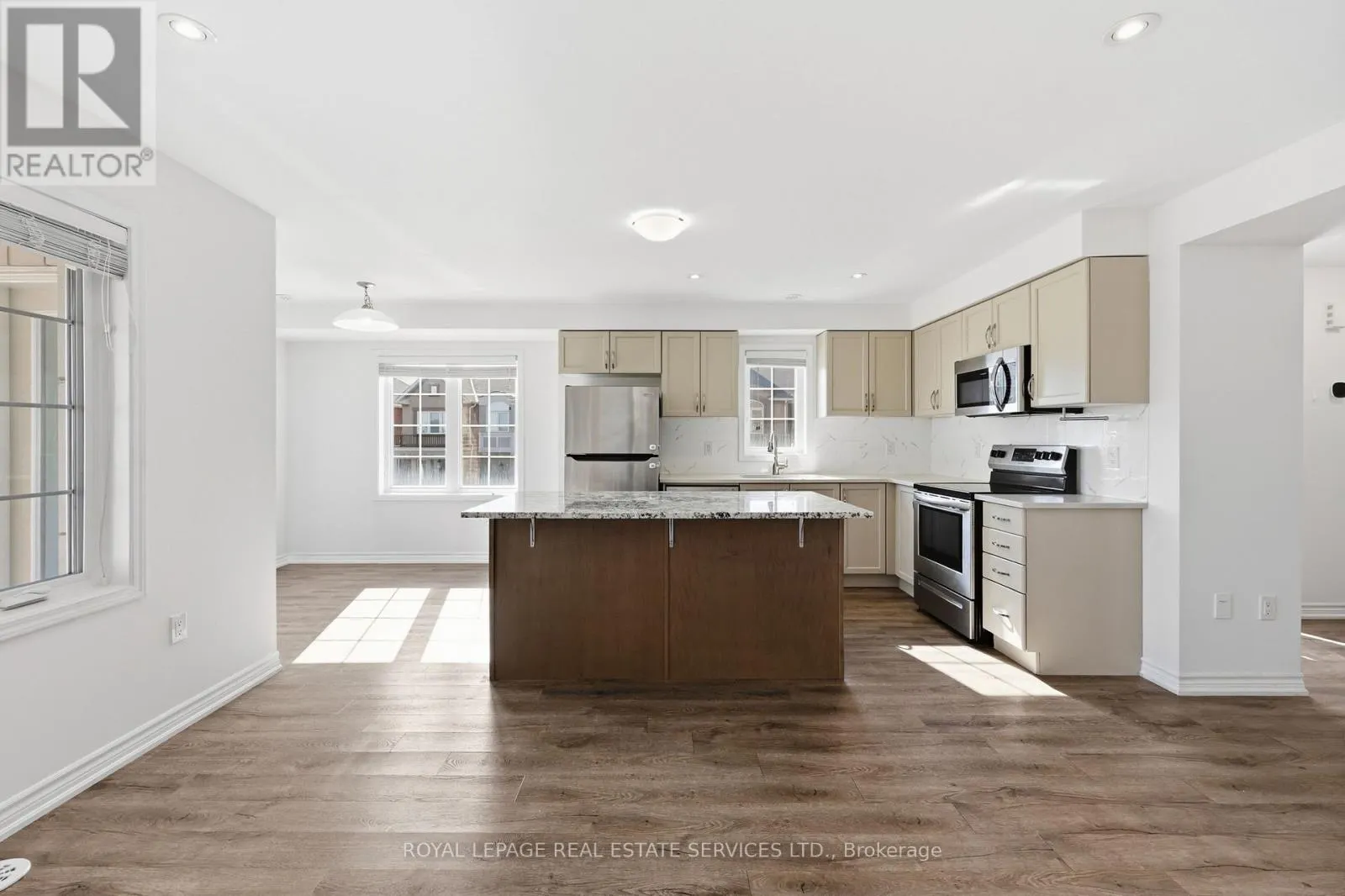 998 BALSAM COURT
