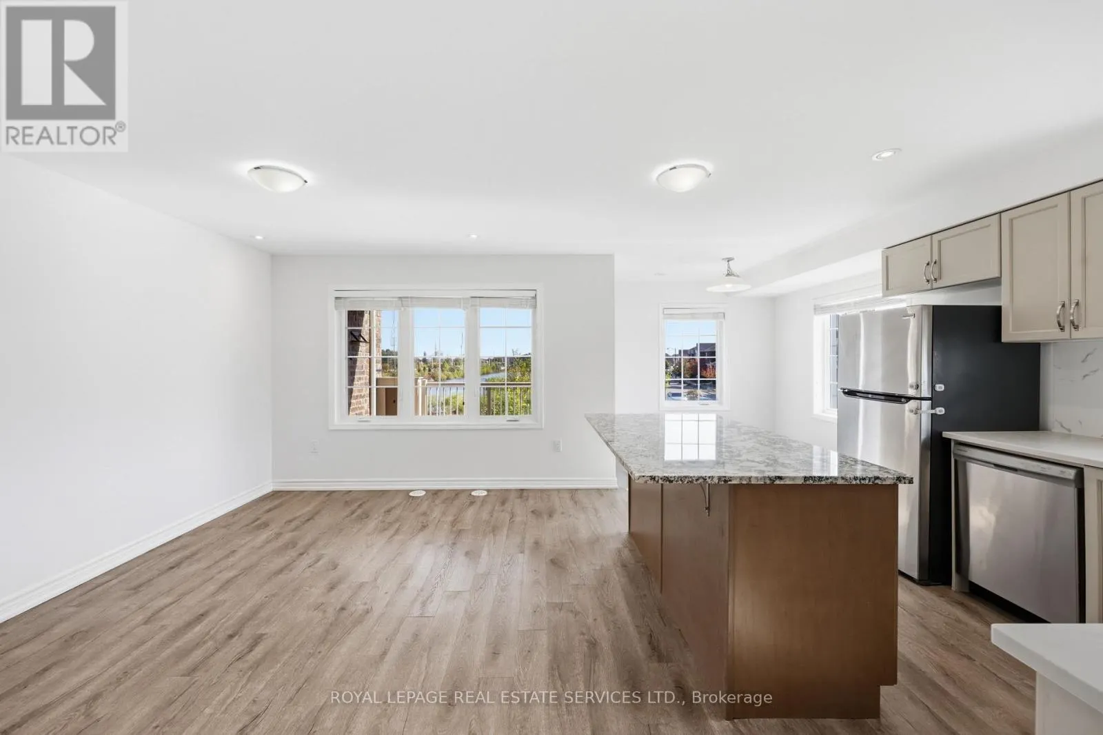 998 BALSAM COURT
