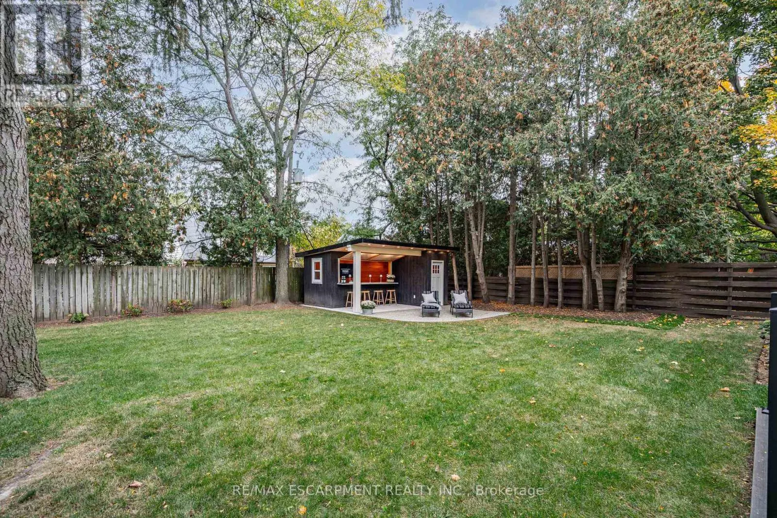 890 FOREST GLEN AVENUE