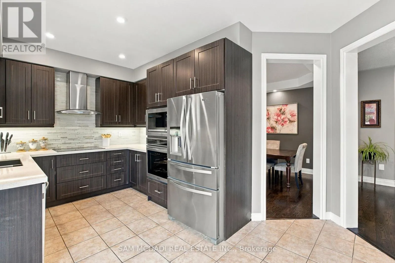 195 HOLMES CRESCENT