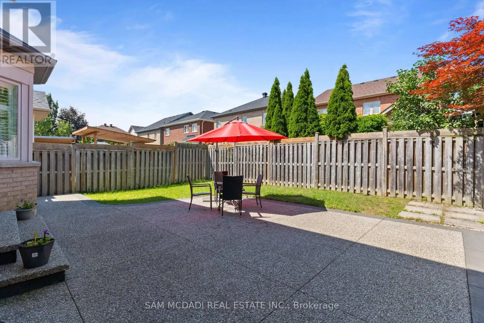 195 HOLMES CRESCENT