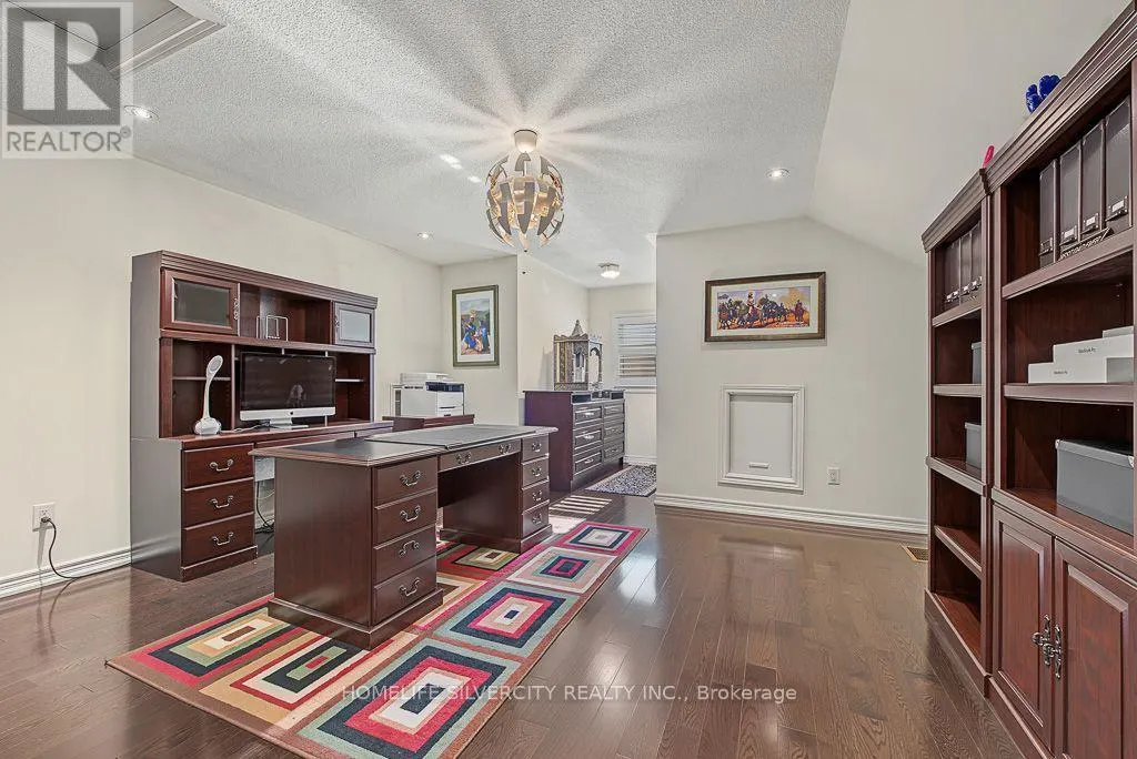 483 HINCHEY CRESCENT