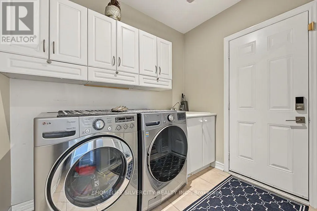 483 HINCHEY CRESCENT