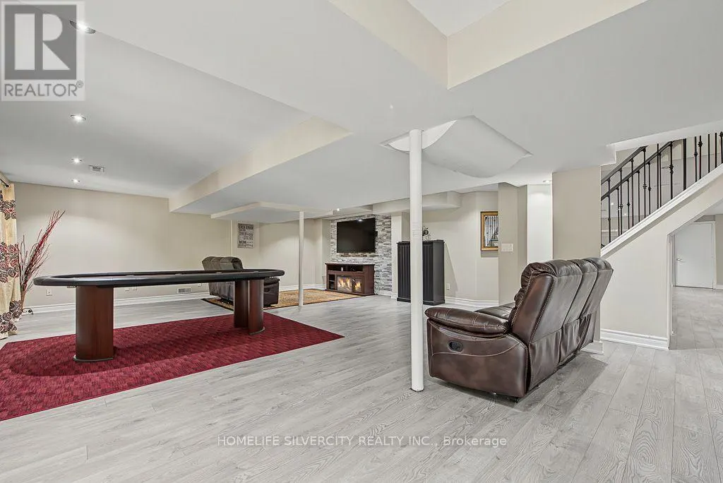 483 HINCHEY CRESCENT