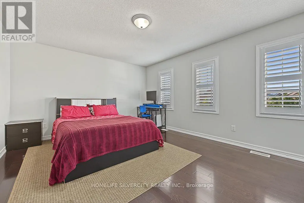 483 HINCHEY CRESCENT