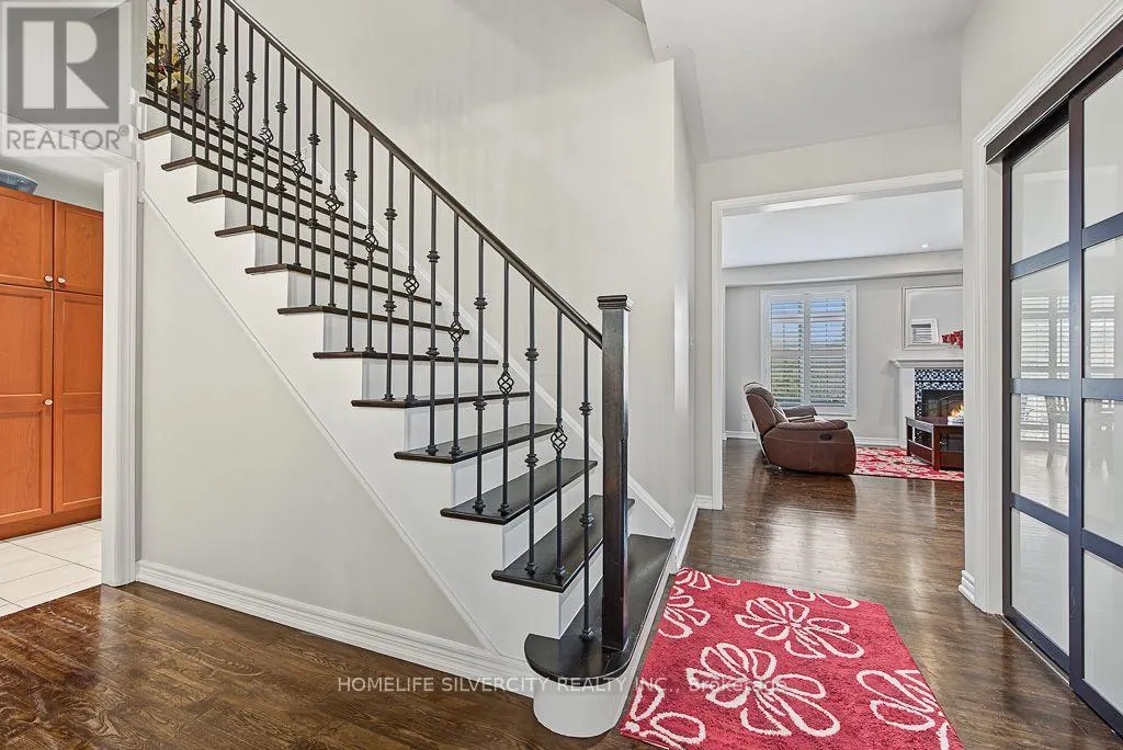 483 HINCHEY CRESCENT