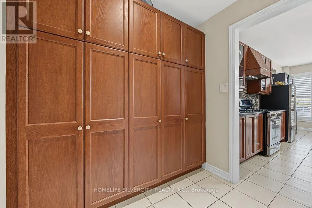 483 HINCHEY CRESCENT