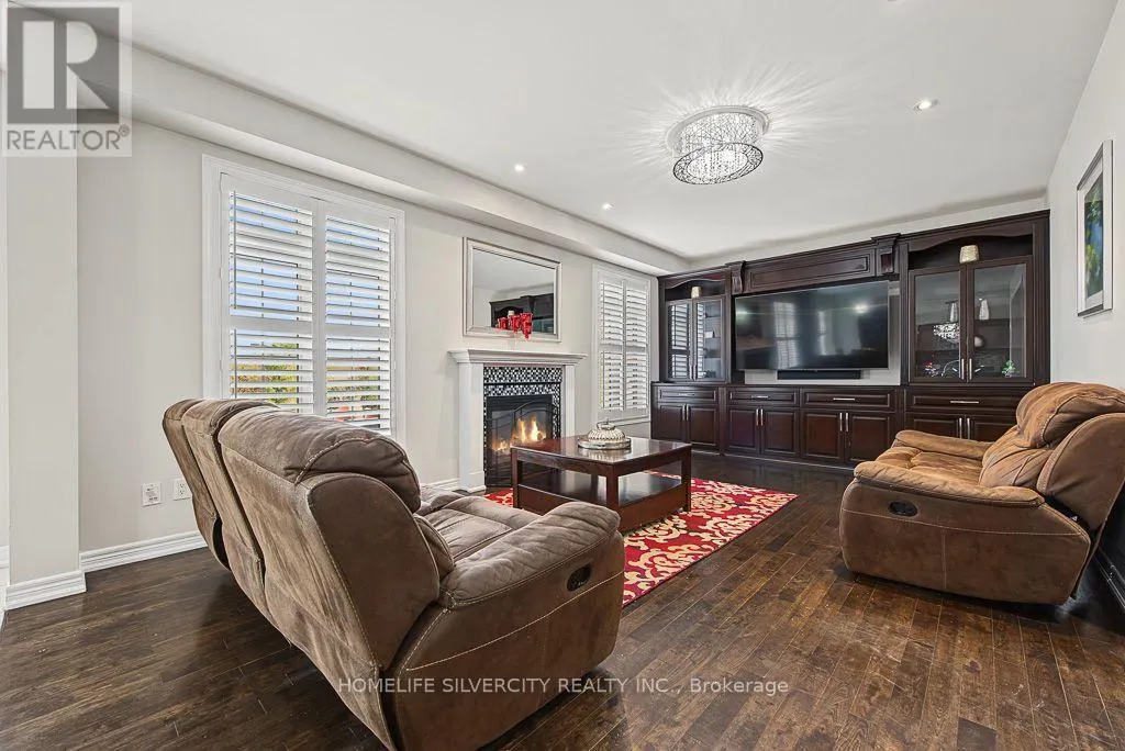 483 HINCHEY CRESCENT