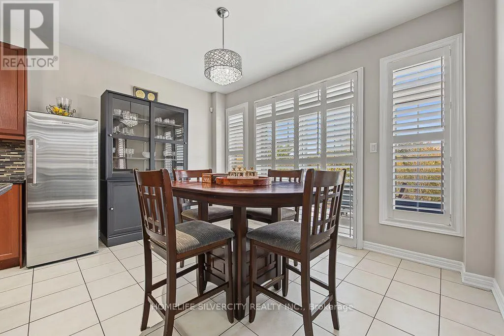 483 HINCHEY CRESCENT