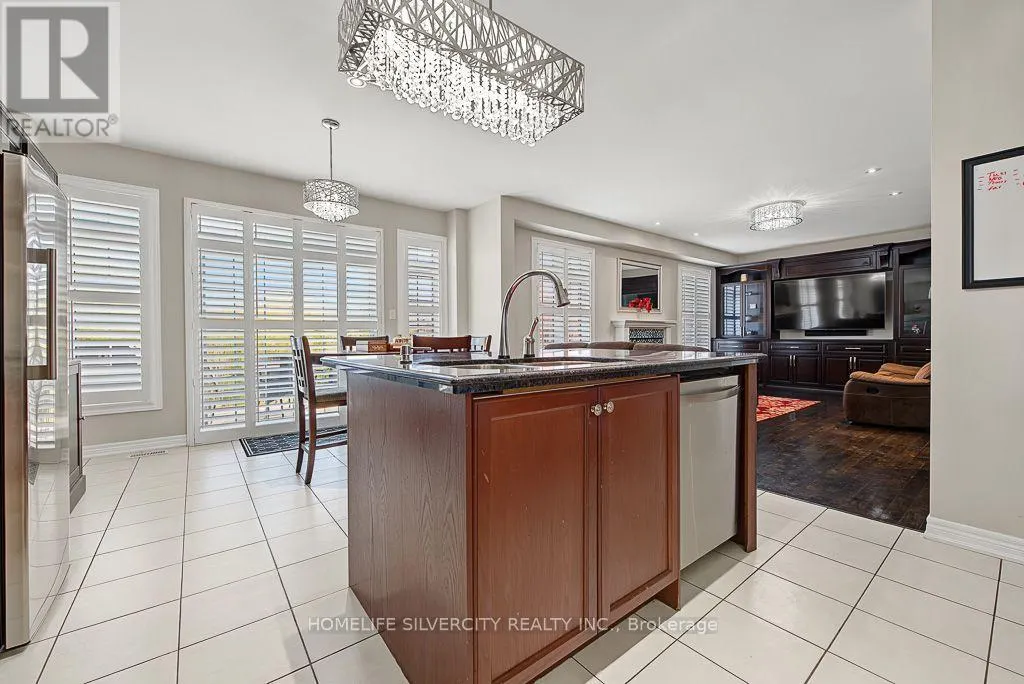483 HINCHEY CRESCENT