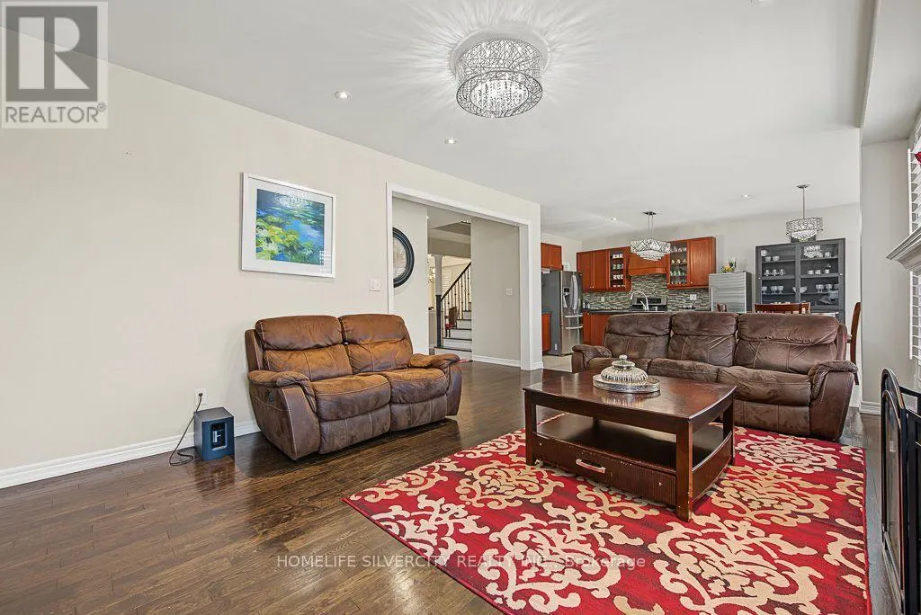 483 HINCHEY CRESCENT
