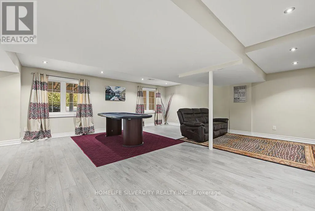 483 HINCHEY CRESCENT