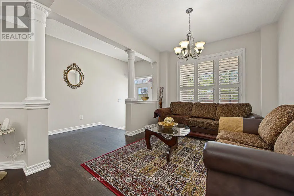 483 HINCHEY CRESCENT
