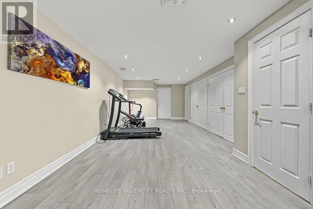 483 HINCHEY CRESCENT