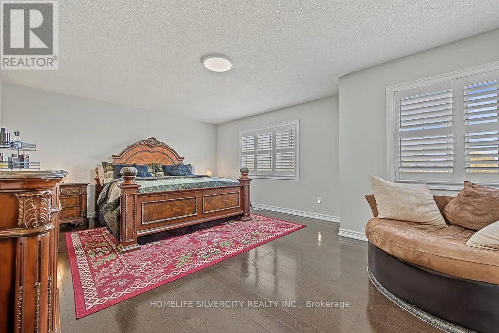 483 HINCHEY CRESCENT