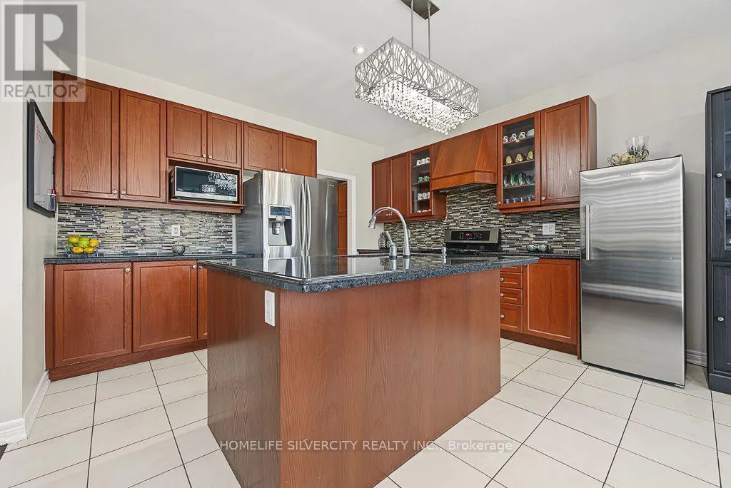 483 HINCHEY CRESCENT