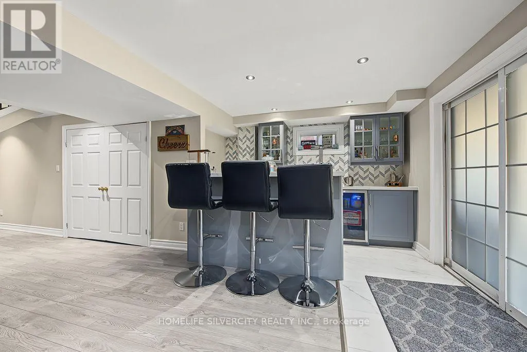 483 HINCHEY CRESCENT