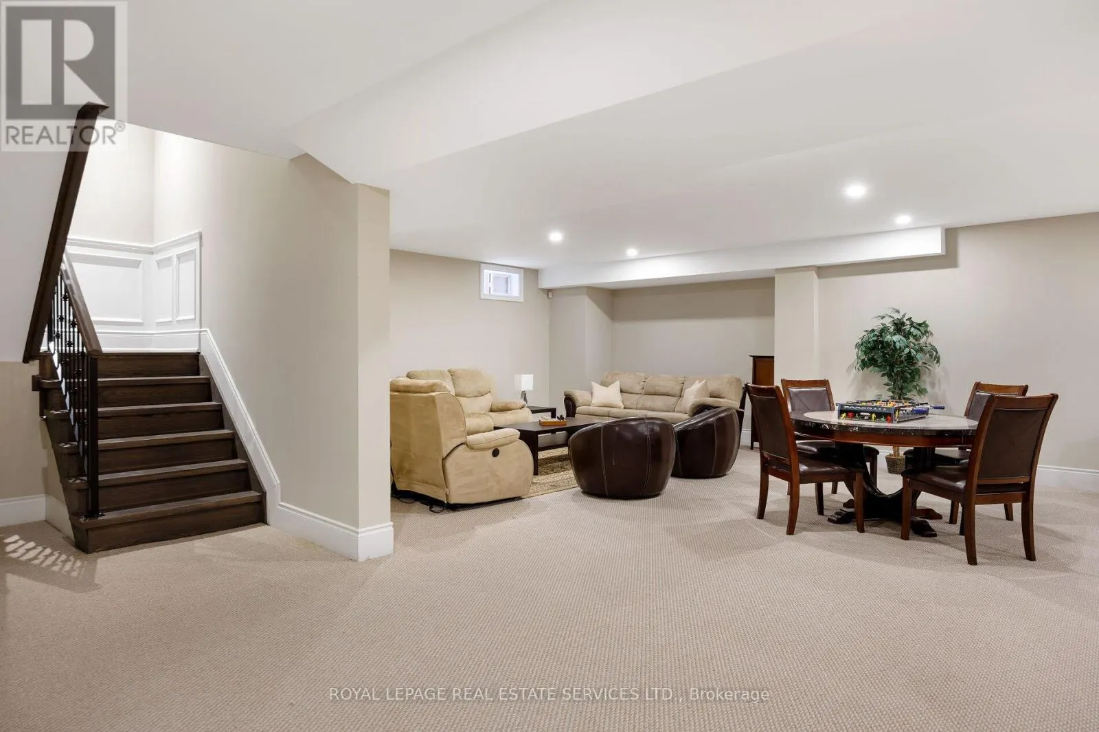 125 PALISER COURT