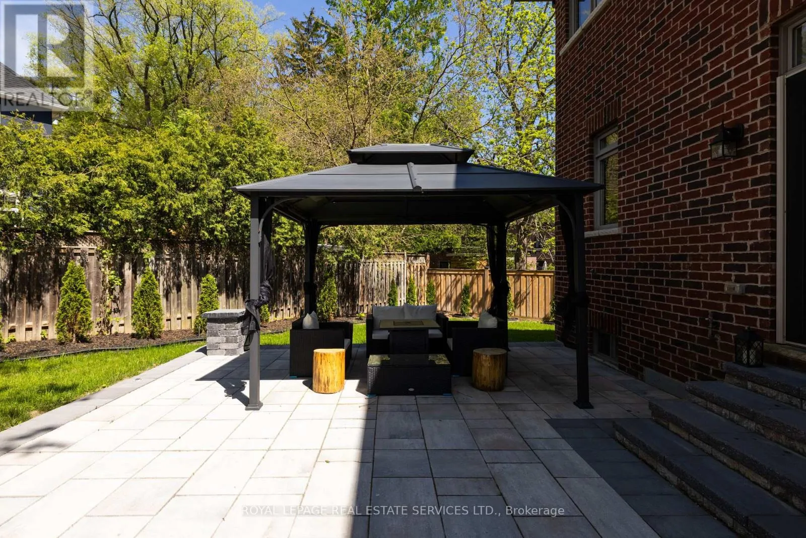 125 PALISER COURT