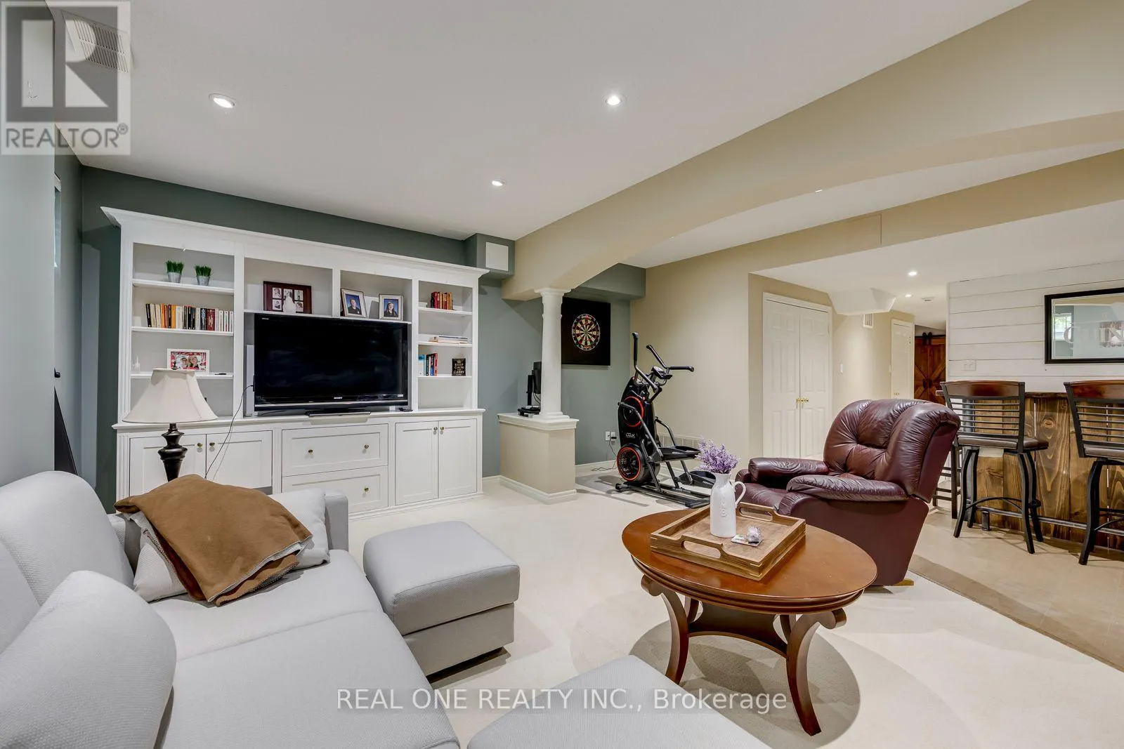 6 - 2254 ROCKINGHAM DRIVE