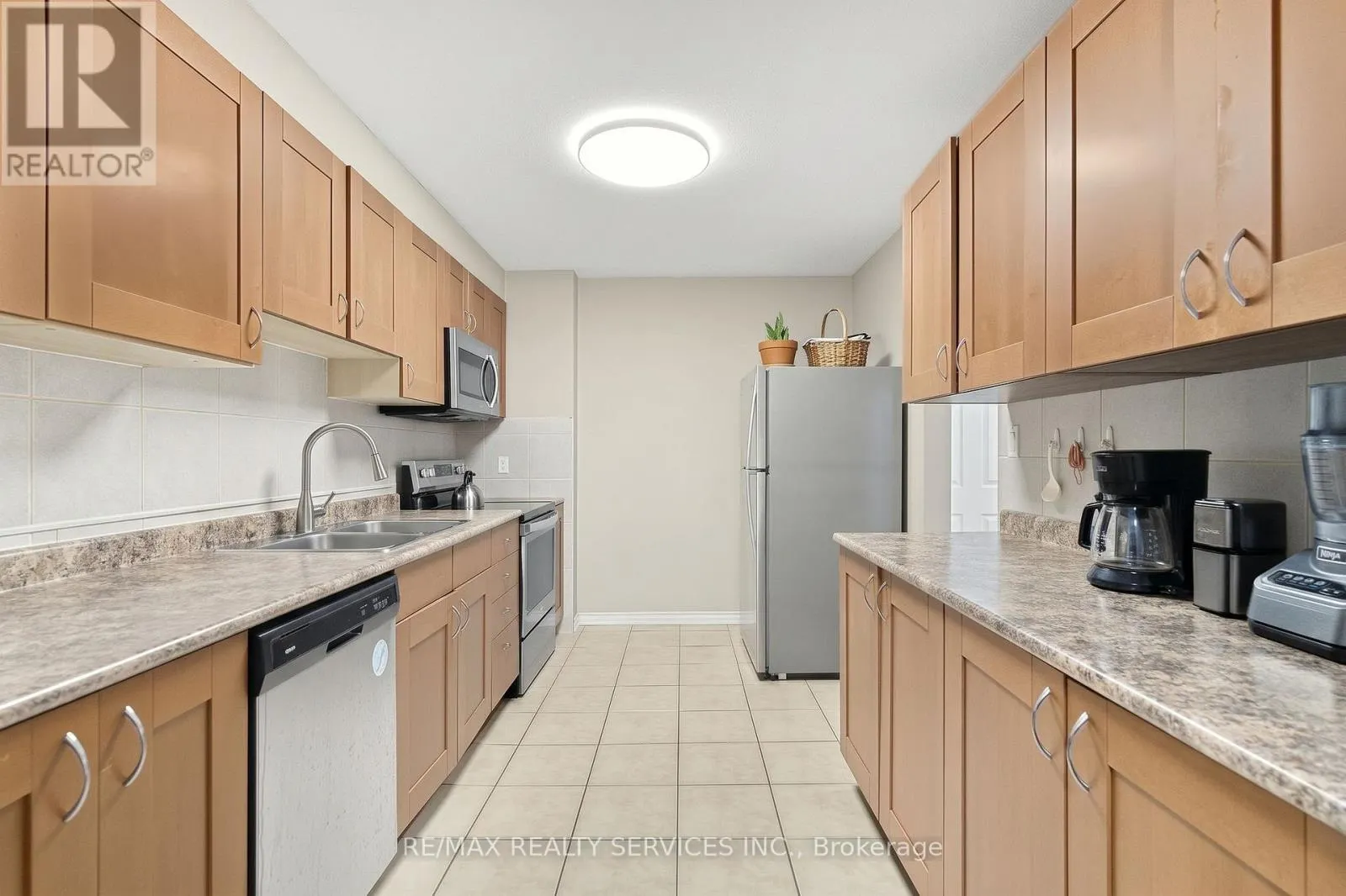 7 - 1140 TAVISTOCK DRIVE